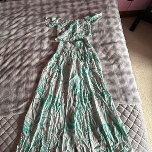 Green and White Tropical Women's Set